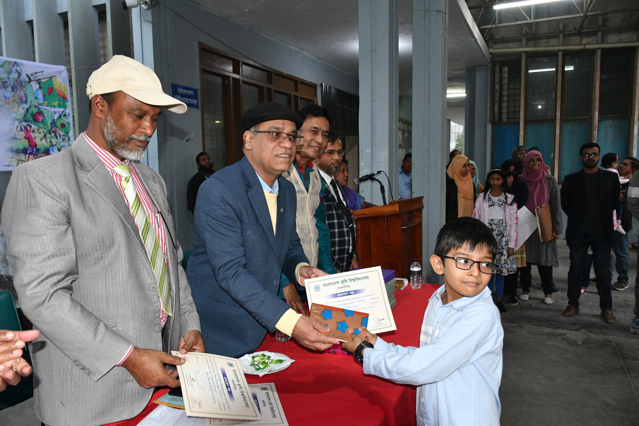 বিজয় দিবস উপলক্ষে শিশু-কিশোরদের চিত্রাংকন প্রতিযোগীতা ও পুরষ্কার বিতরনী