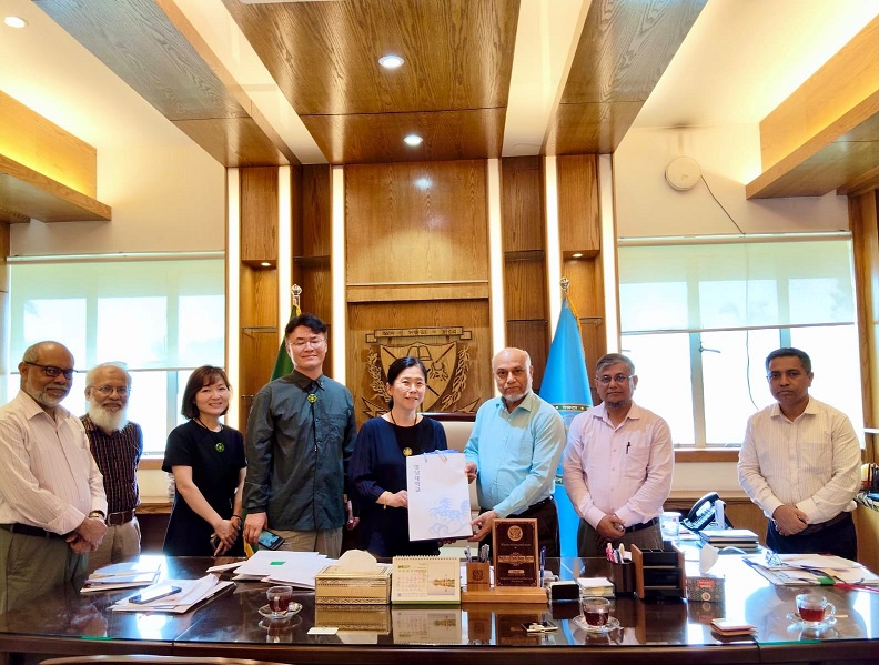 Bangladesh Agricultural University Hosts Distinguished Delegation from Yeungnam University, South Korea