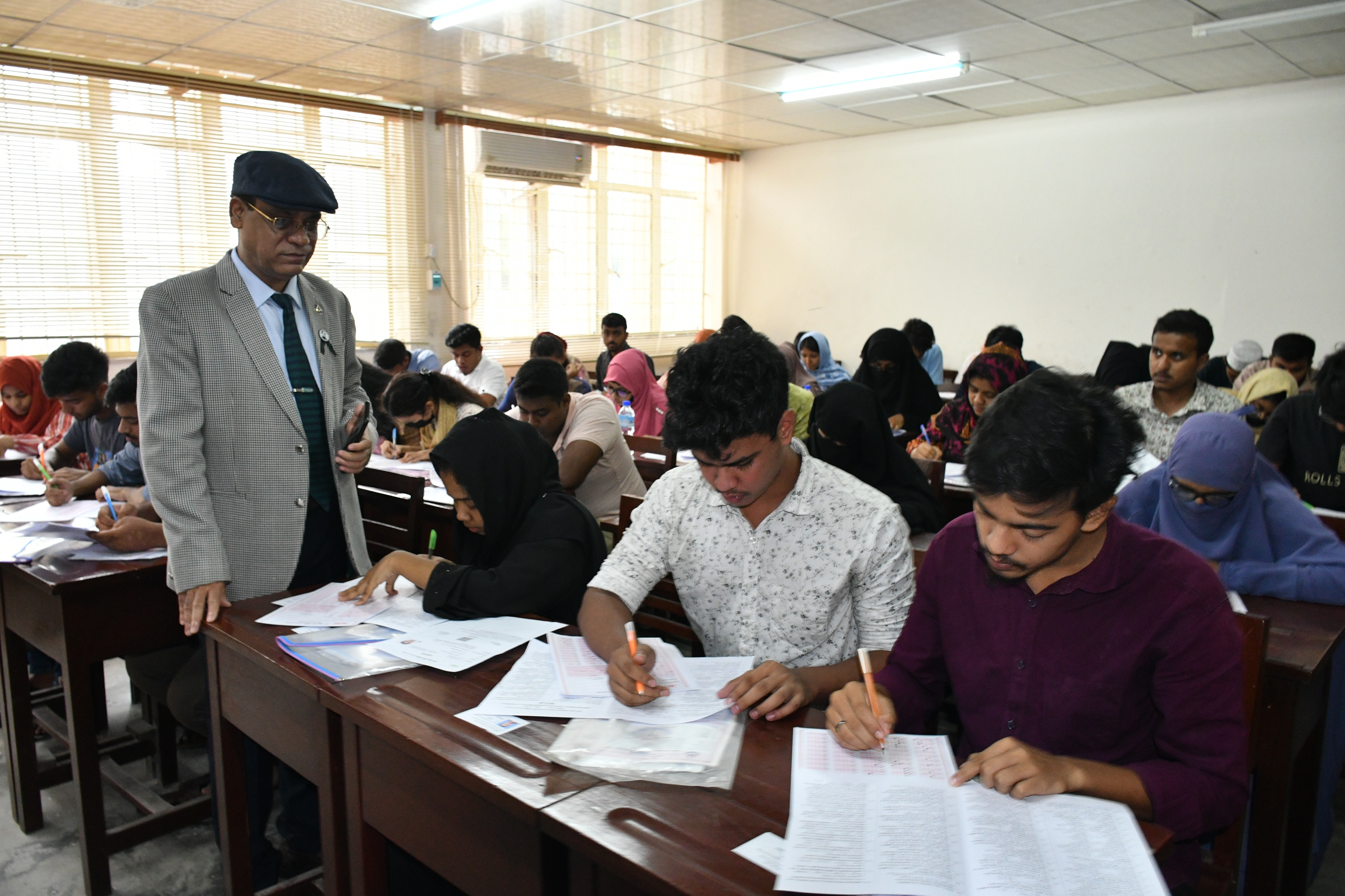 বাকৃবিতে সুষ্ঠুভাবে কৃষি গুচ্ছ ভর্তি পরীক্ষা সম্পন্ন