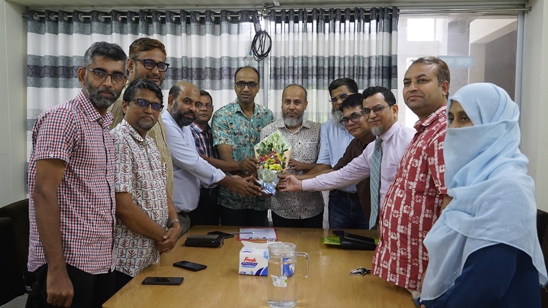 বাকৃবিতে মুহাম্মদ হোসেন কেন্দ্রীয় গবেষণাগারে নবনিযুক্ত পরিচালক-এর দায়িত্ব গ্রহণ