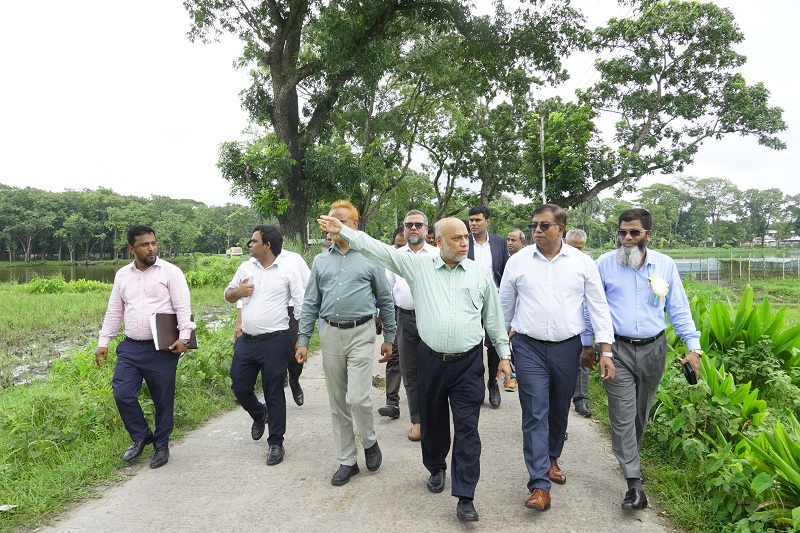 প্রস্তাবিত ইউনিভার্সিটি টিচার্স ট্রেনিং একাডেমি (UTTA) প্রতিষ্ঠার লক্ষ্যে ইউজিসি প্রতিনিধি দলের বাকৃবির প্রস্তাবিত জমি পরিদর্শন